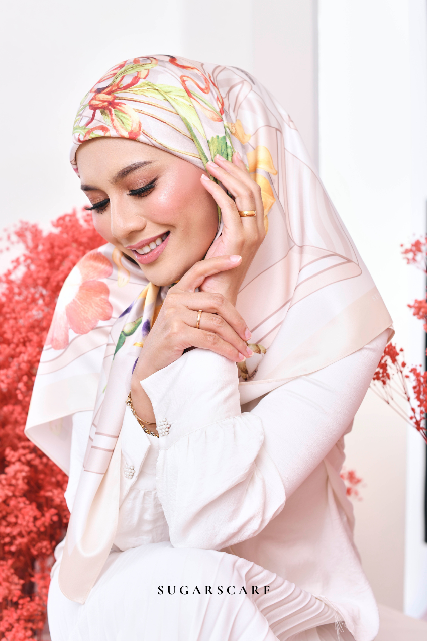 ( AS-IS ) Garden of Hurrem Bloom Mixed Silk Satin Square in ELYA