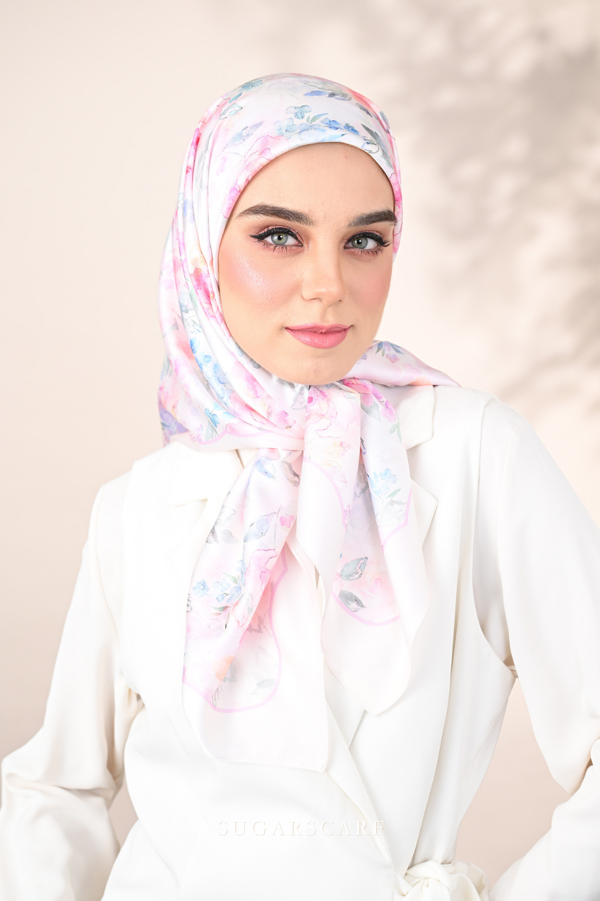 YES DEFECT ( Square ) Dear Rose Mixed Satin Silk Square ( Embrace )