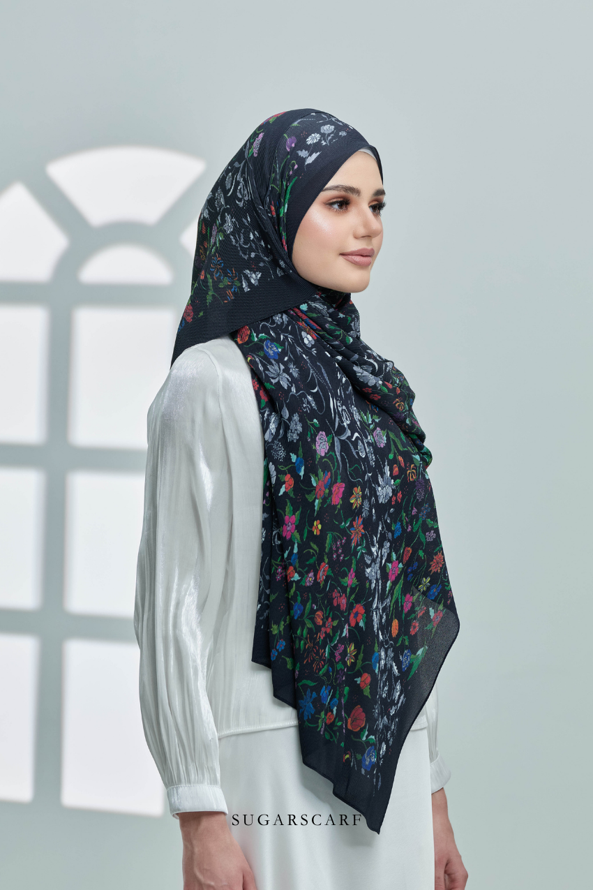 YES DEFECT ( Full Wide Pleats Shawl ) Enchanted Garden ( Maleficent)