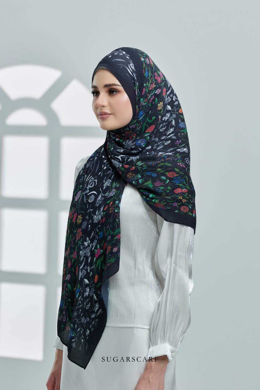 YES DEFECT ( Full Wide Pleats Shawl ) Enchanted Garden ( Maleficent)