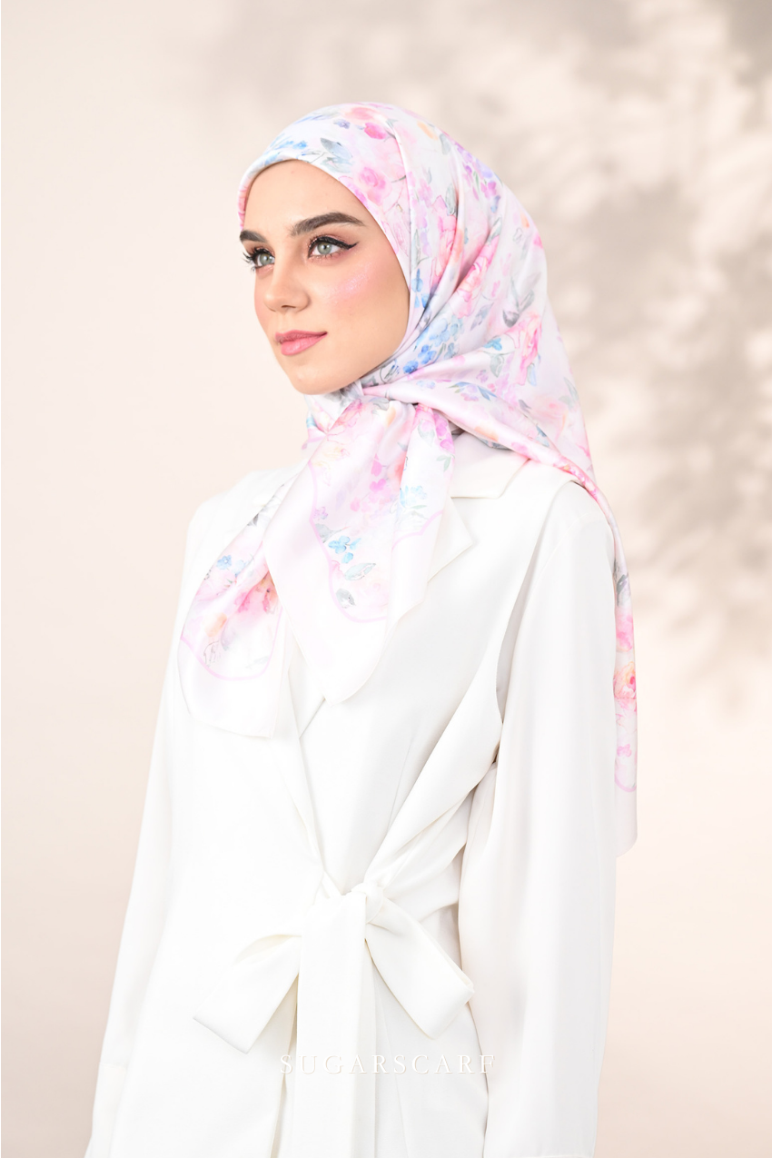 YES DEFECT ( Square ) Dear Rose Mixed Satin Silk Square ( Embrace )