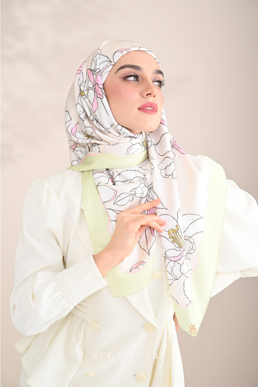 YES DEFECT - ( Square ) Bloom in Grace Mixed Satin Silk Square ( Mindful )