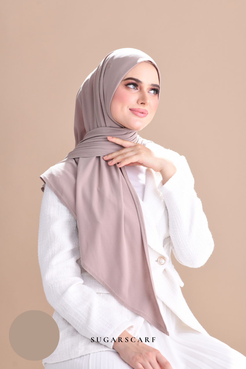 YES DEFECT - Claudia Triangle Style (Semi Instant Hijab) (Beige)