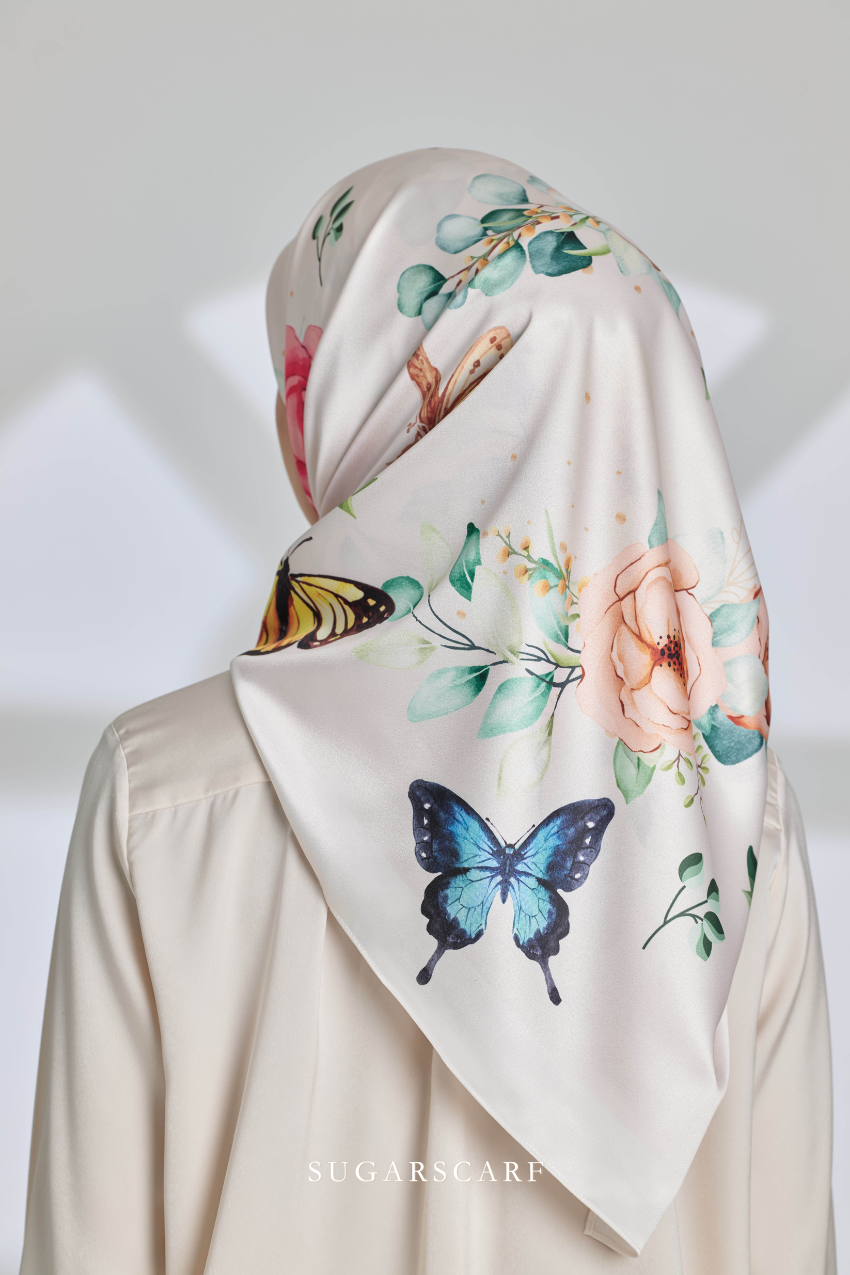 YES DEFECT - ( Square ) Garden of Hurrem Bloom Mixed Silk Satin Scarf ( JEHAN )