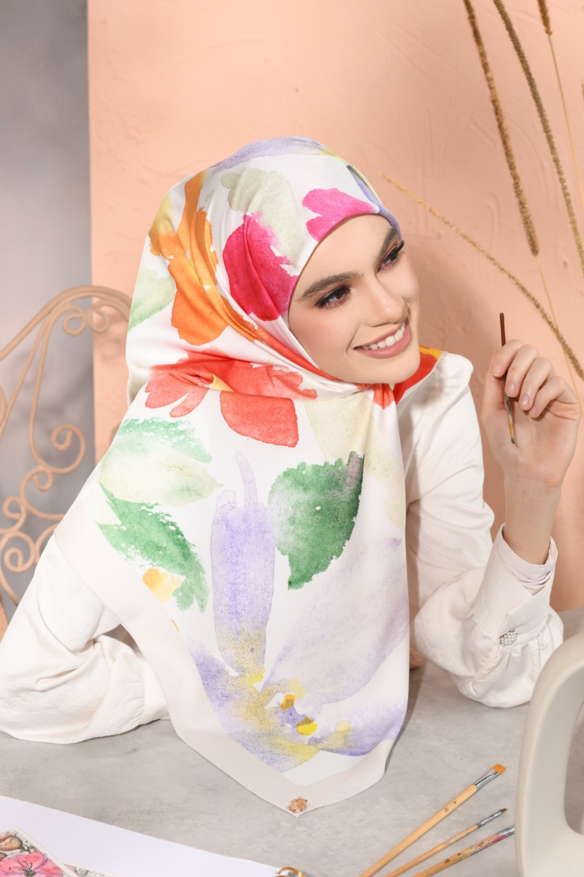 Cream Chain Square Head Scarf – Scarf Bar