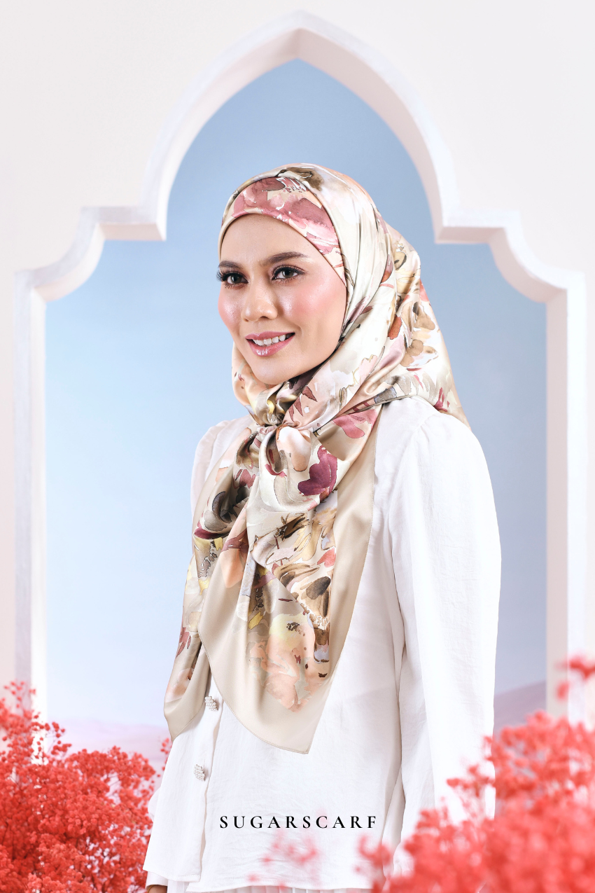 YES ( Square ) Garden of Hurrem Bloom Mixed Silk Satin Scarf ( Sophia )