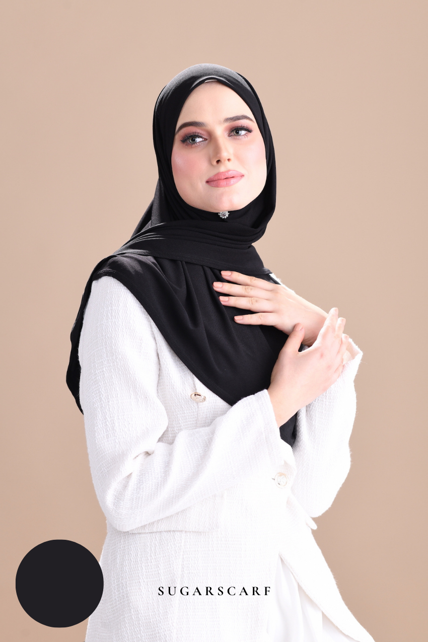 Claudia Triangle Style (Semi Instant Hijab) (Mascara)