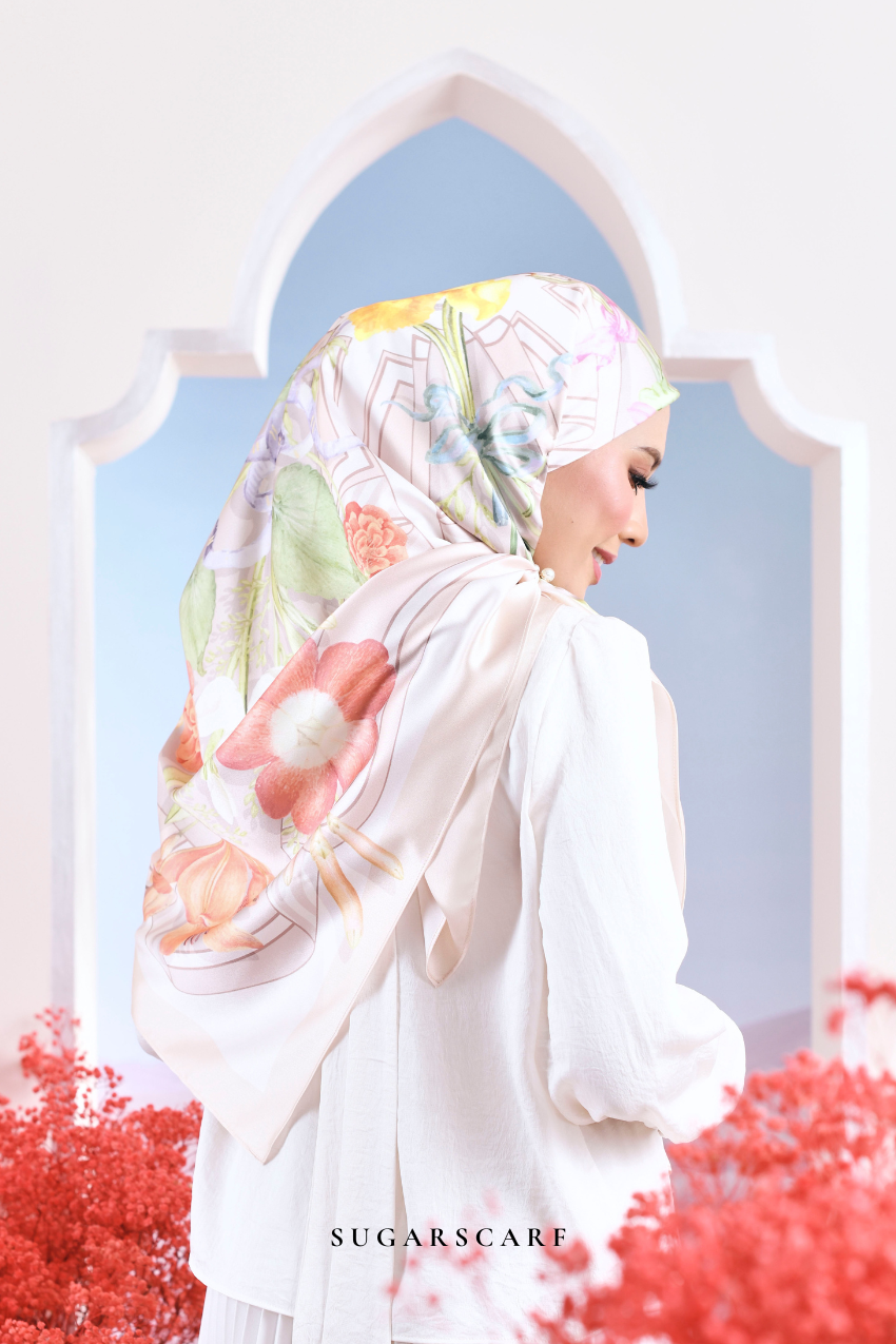 YES DEFECT - ( Square ) Garden of Hurrem Bloom Mixed Silk Satin Scarf ( ELYA )