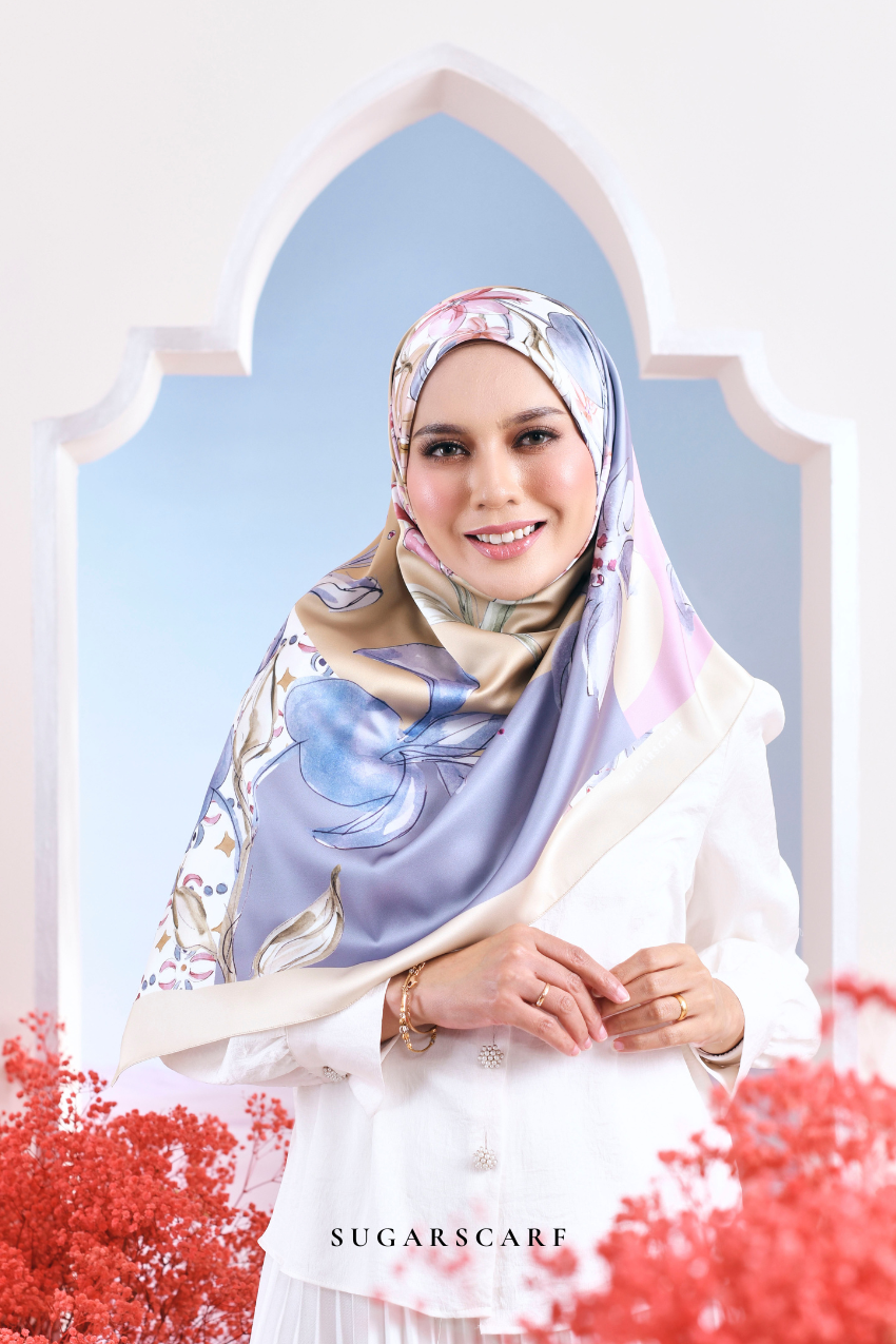 ( Square ) Garden of Hurrem Bloom Mixed Silk Satin Scarf ( NADINE )