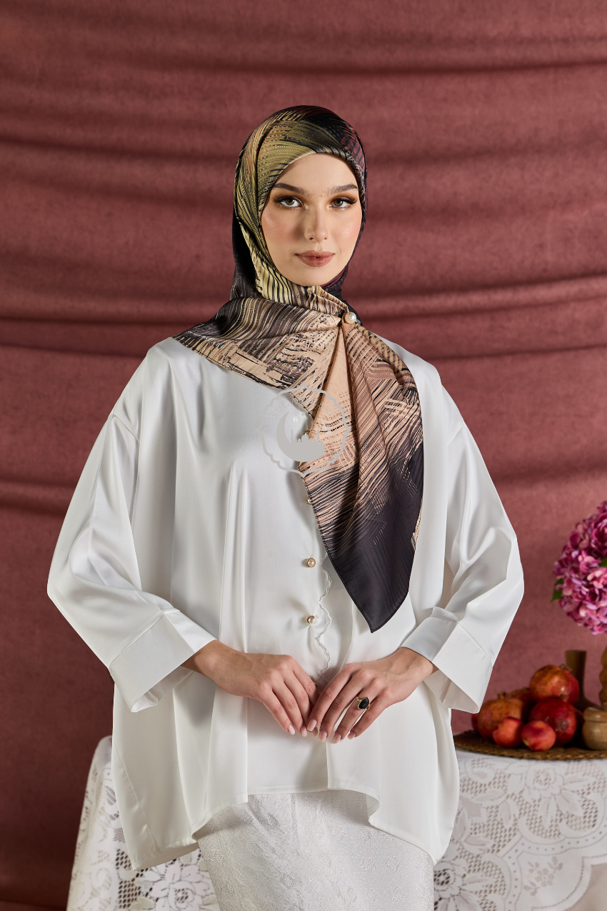 YES DEFECT - ( Square ) Celeste In Mixed Silk Matte Satin ( Versatile )