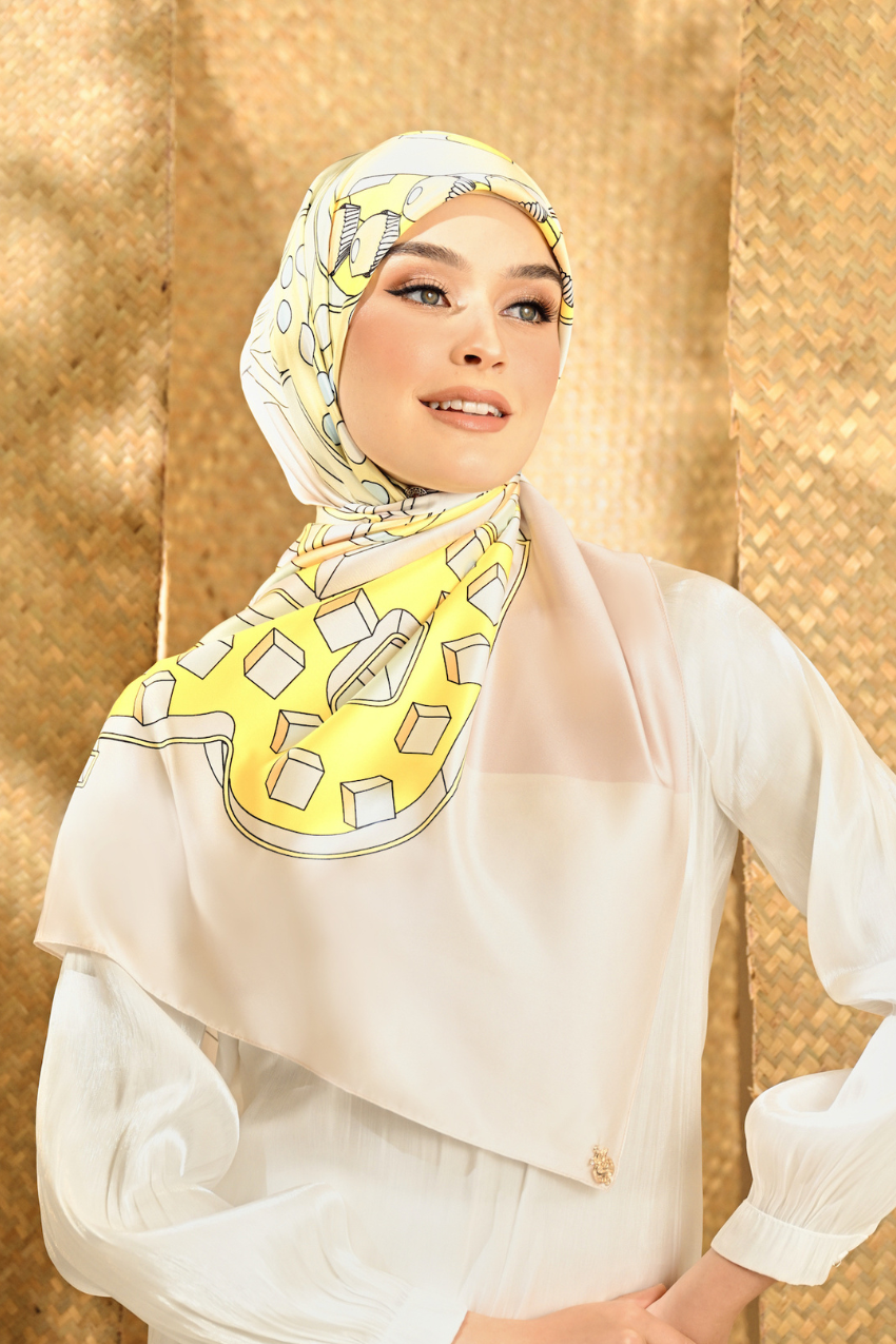 ( Square ) Seri Raya Riang Mixed Satin Silk Scarf ( TART NENAS )