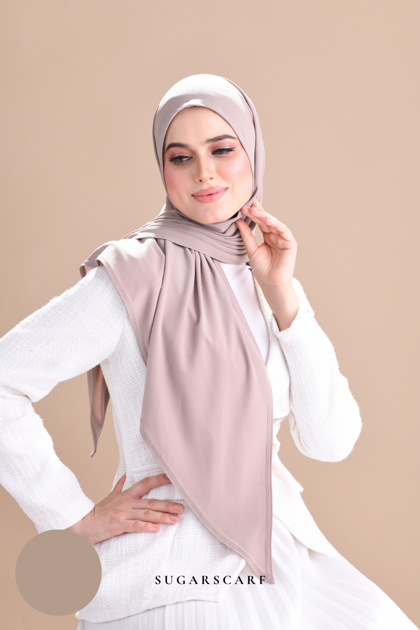 YES DEFECT - Claudia Triangle Style (Semi Instant Hijab) (Beige)