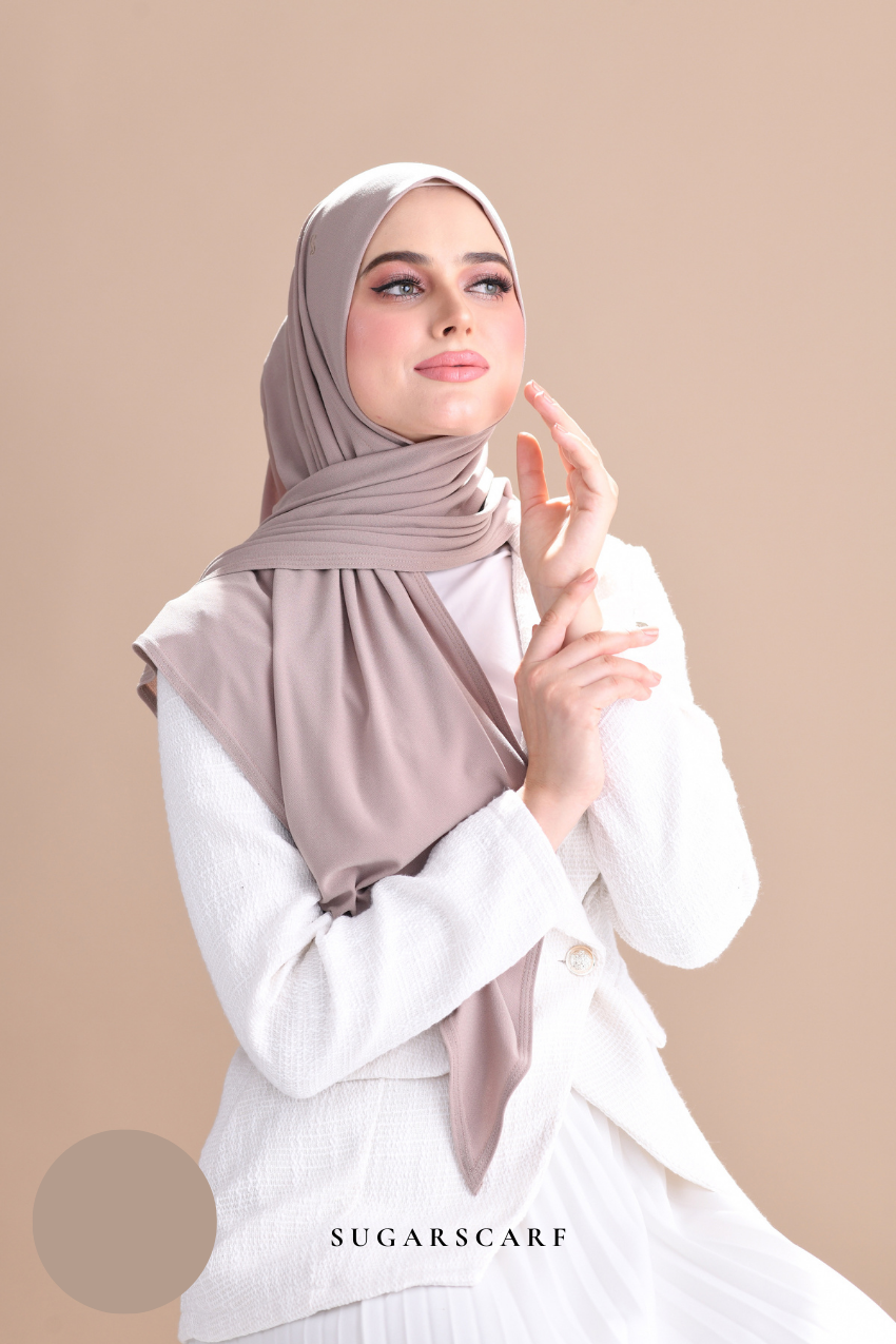 YES DEFECT - Claudia Triangle Style (Semi Instant Hijab) (Beige)