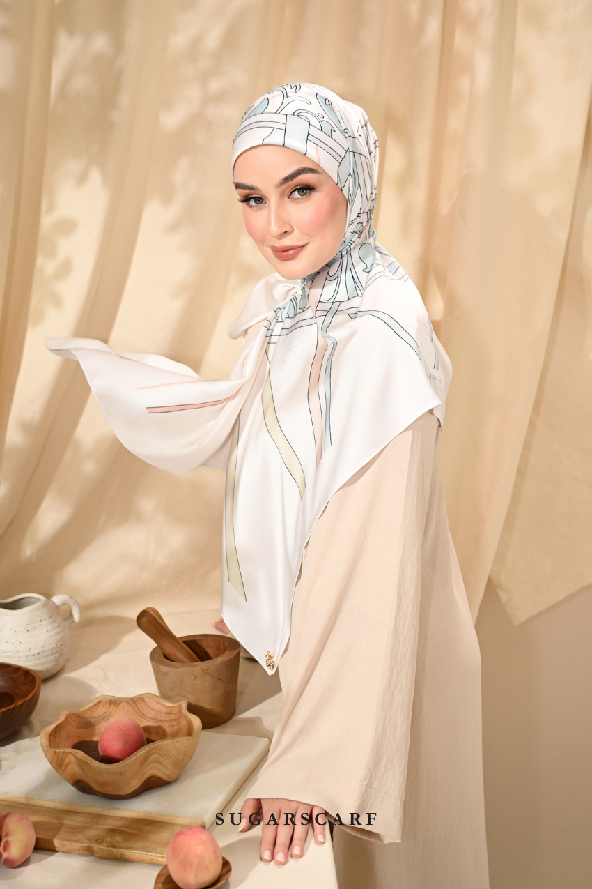 ( Square ) Classy Harmoni Mixed Satin Silk Scarf ( SISTERS )