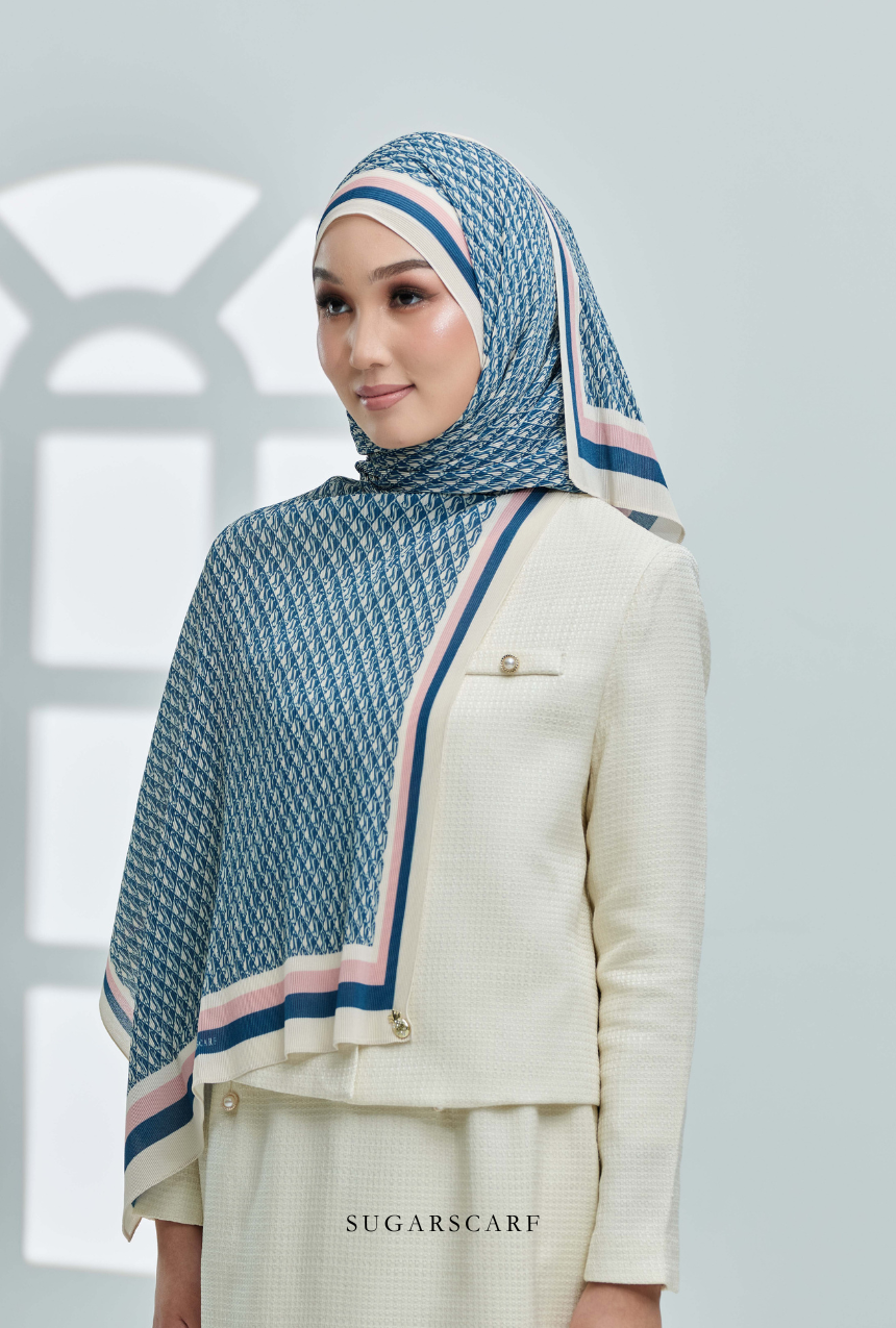 YES DEFECT ( Full Wide Pleats Shawl ) Classy Monogram ( SODA )