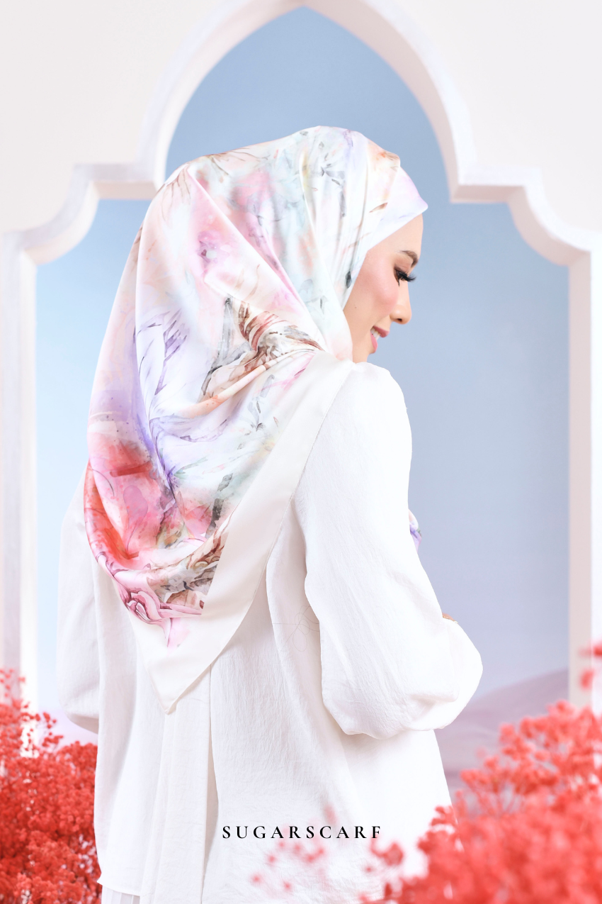 ( AS-IS ) Garden of Hurrem Bloom Mixed Silk Satin Square in FIRUZE