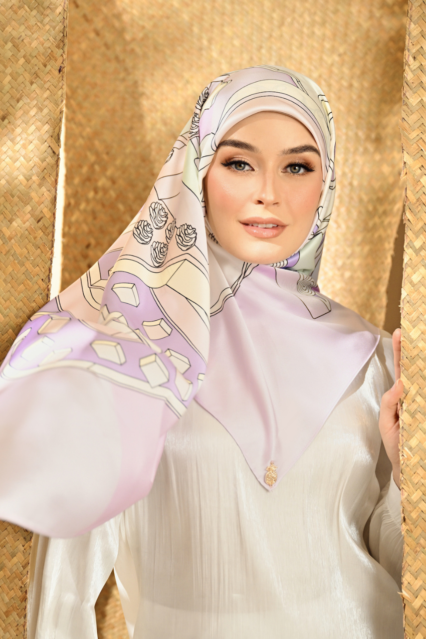 ( Square ) Seri Raya Riang Mixed Satin Silk Scarf (Pancake)