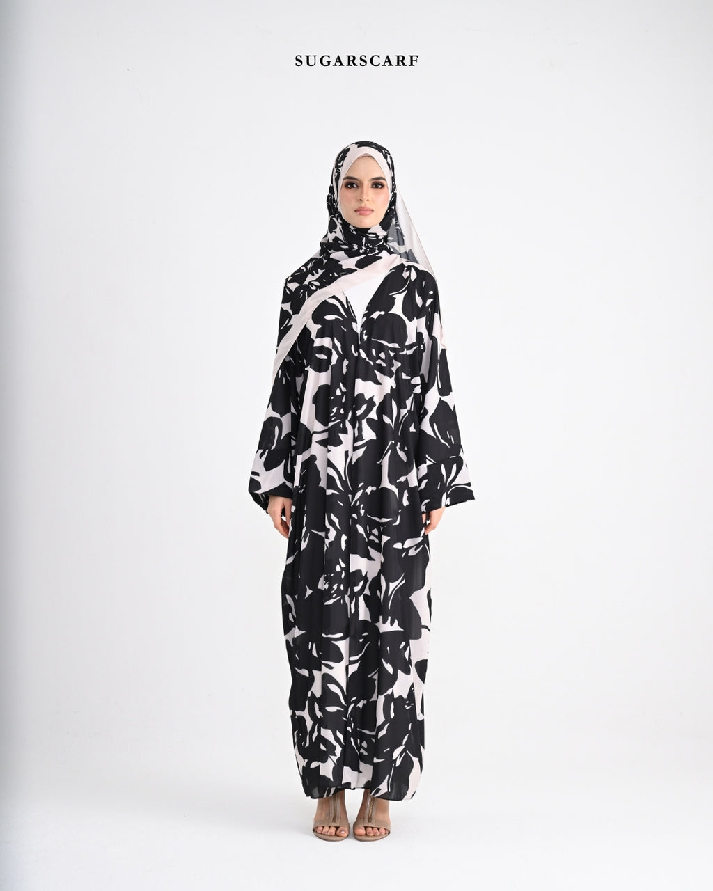 She is In Bloom Abaya Outer in Kelly