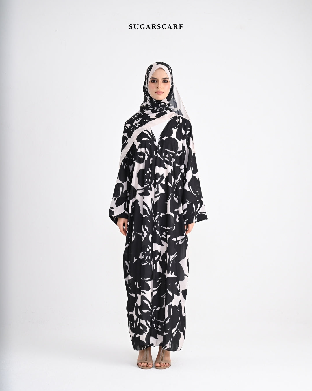 She is In Bloom Abaya Outer in Kelly