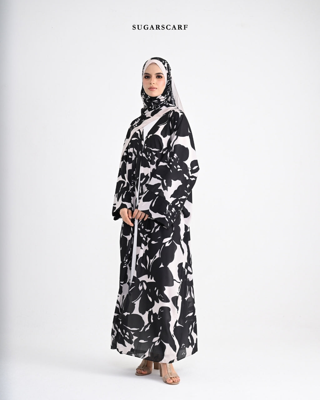 She is In Bloom Abaya Outer in Kelly