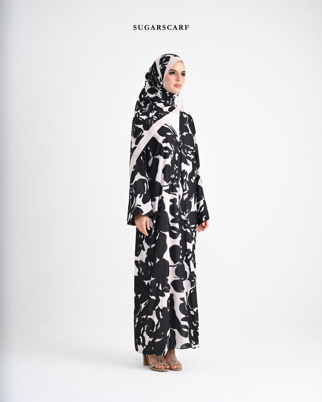 She is In Bloom Abaya Outer in Kelly