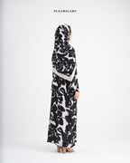 She is In Bloom Abaya Outer in Kelly