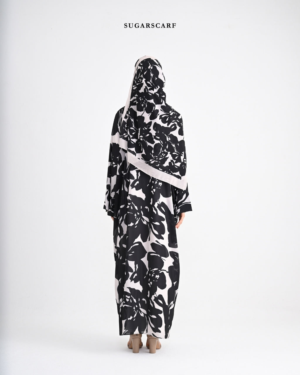 She is In Bloom Abaya Outer in Kelly