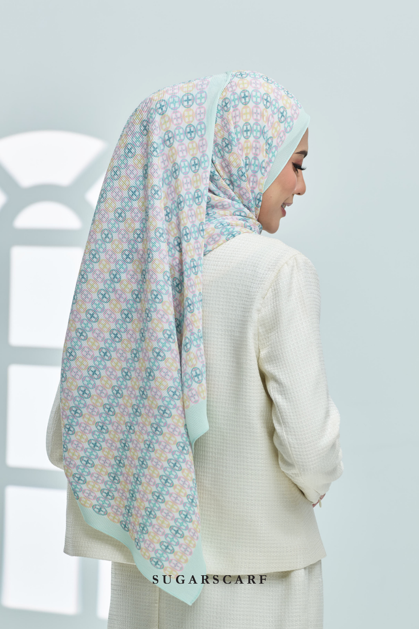 ( Full Wide Pleats Shawl ) Girl Boss ( Positive )