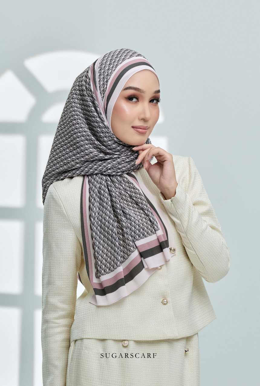 (SAMPLE) ( Full Wide Pleats Shawl ) Classy Monogram ( UPPER SIDE )