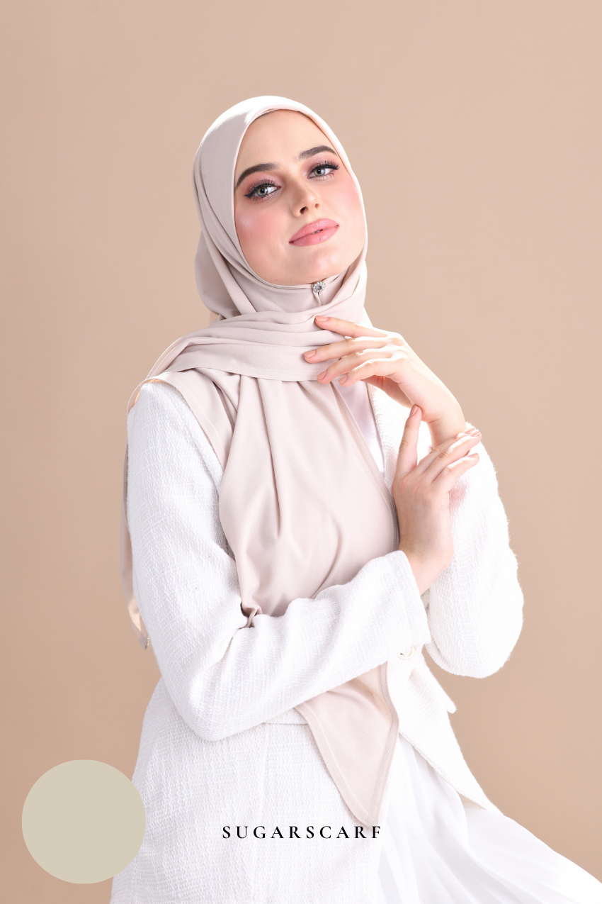 YES DEFECT - Claudia Triangle Style (Semi Instant Hijab) (CreamPuff)