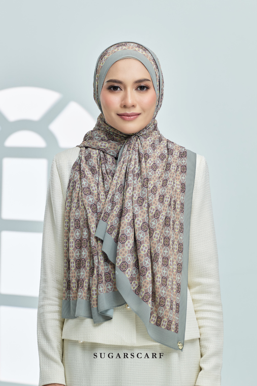 YES DEFECT ( Full Wide Pleats Shawl ) Girl Boss ( Commitment )