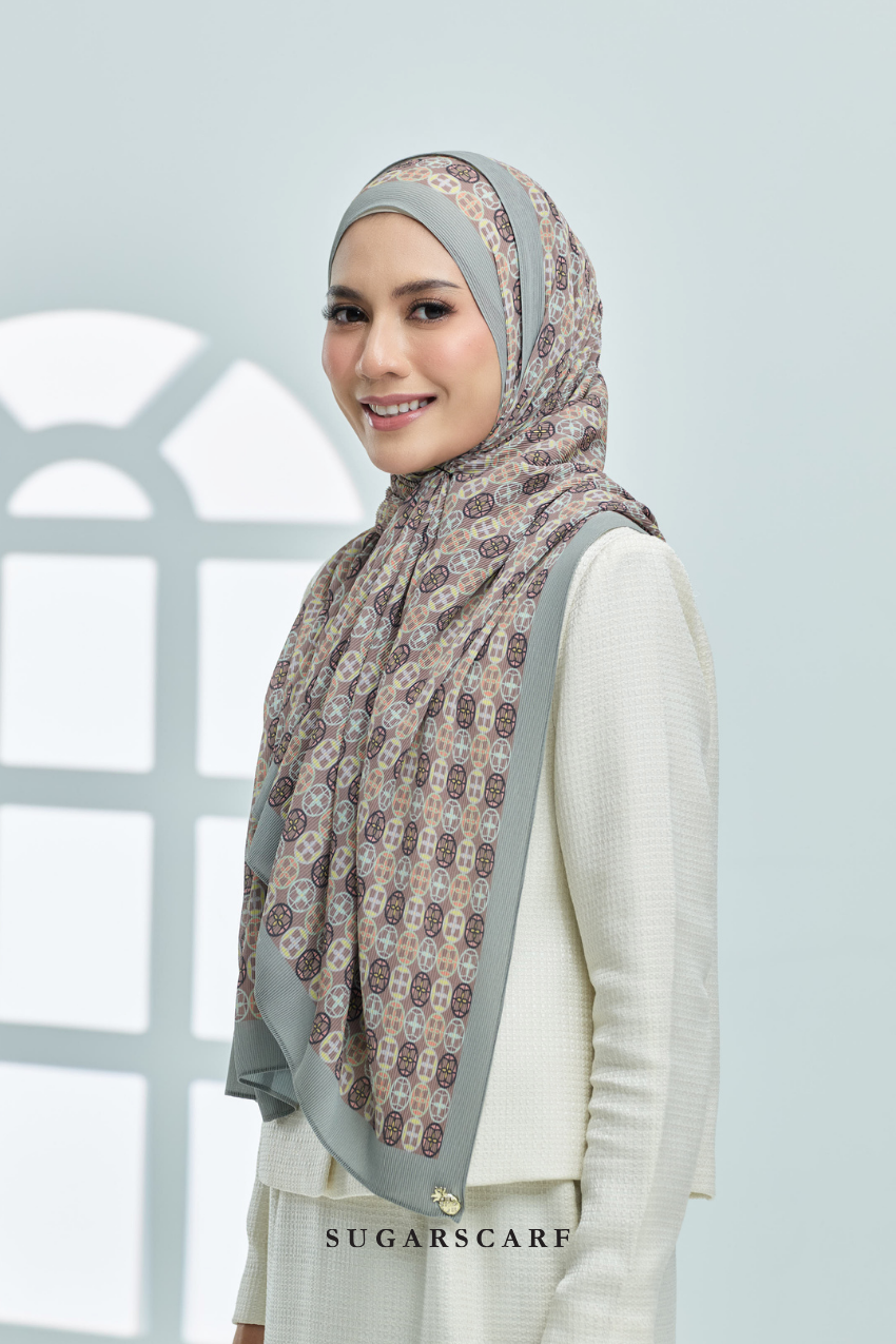 YES DEFECT ( Full Wide Pleats Shawl ) Girl Boss ( Commitment )