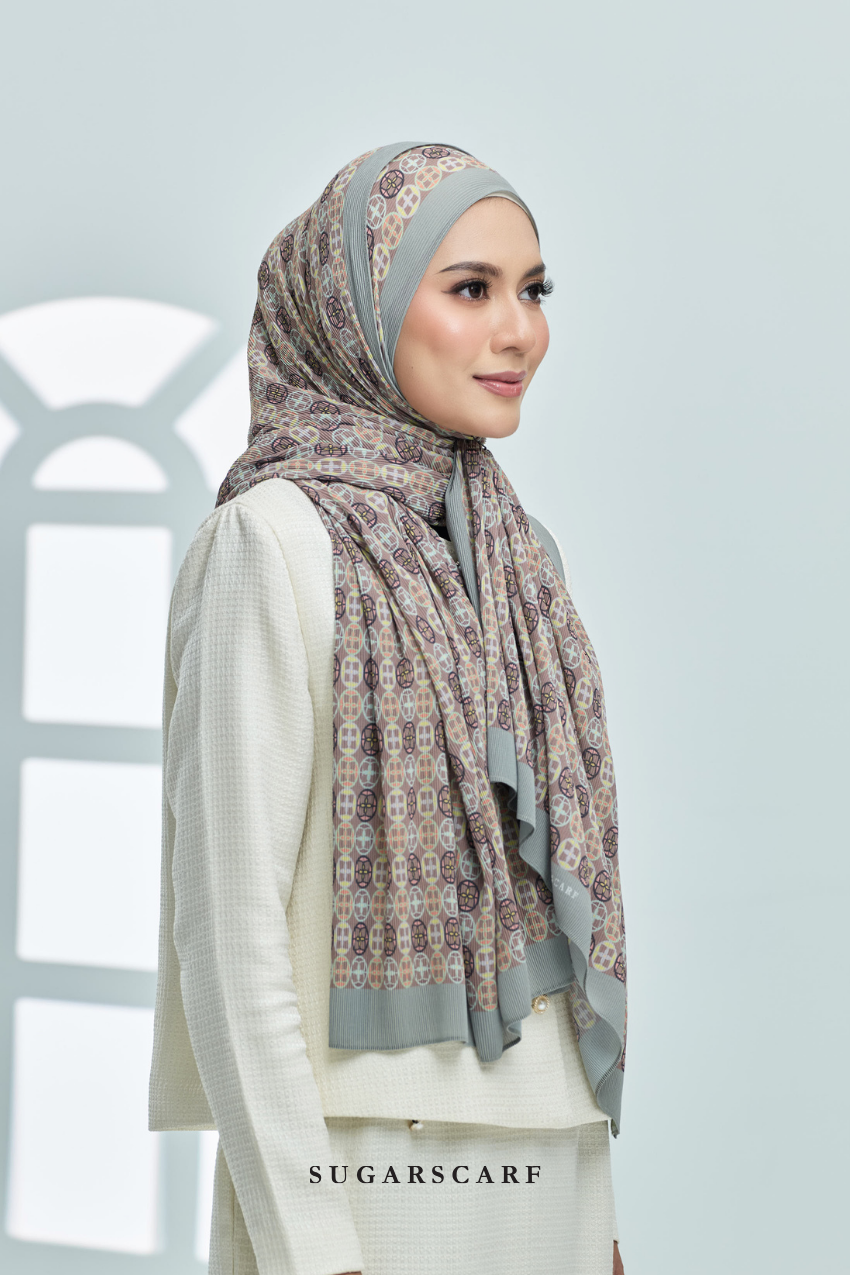 YES DEFECT ( Full Wide Pleats Shawl ) Girl Boss ( Commitment )