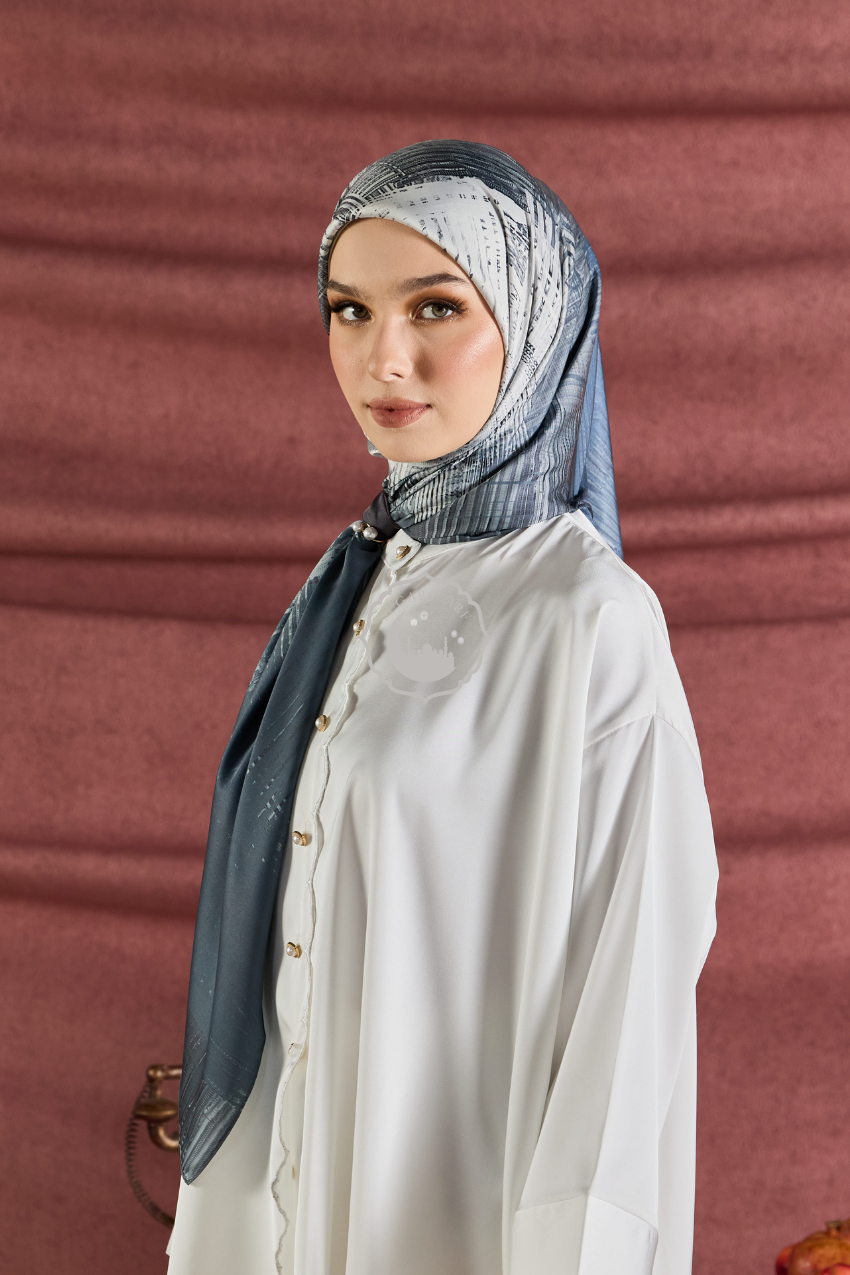 YES DEFECT ( Square ) Celeste In Mixed Silk Matte Satin ( Effortless )