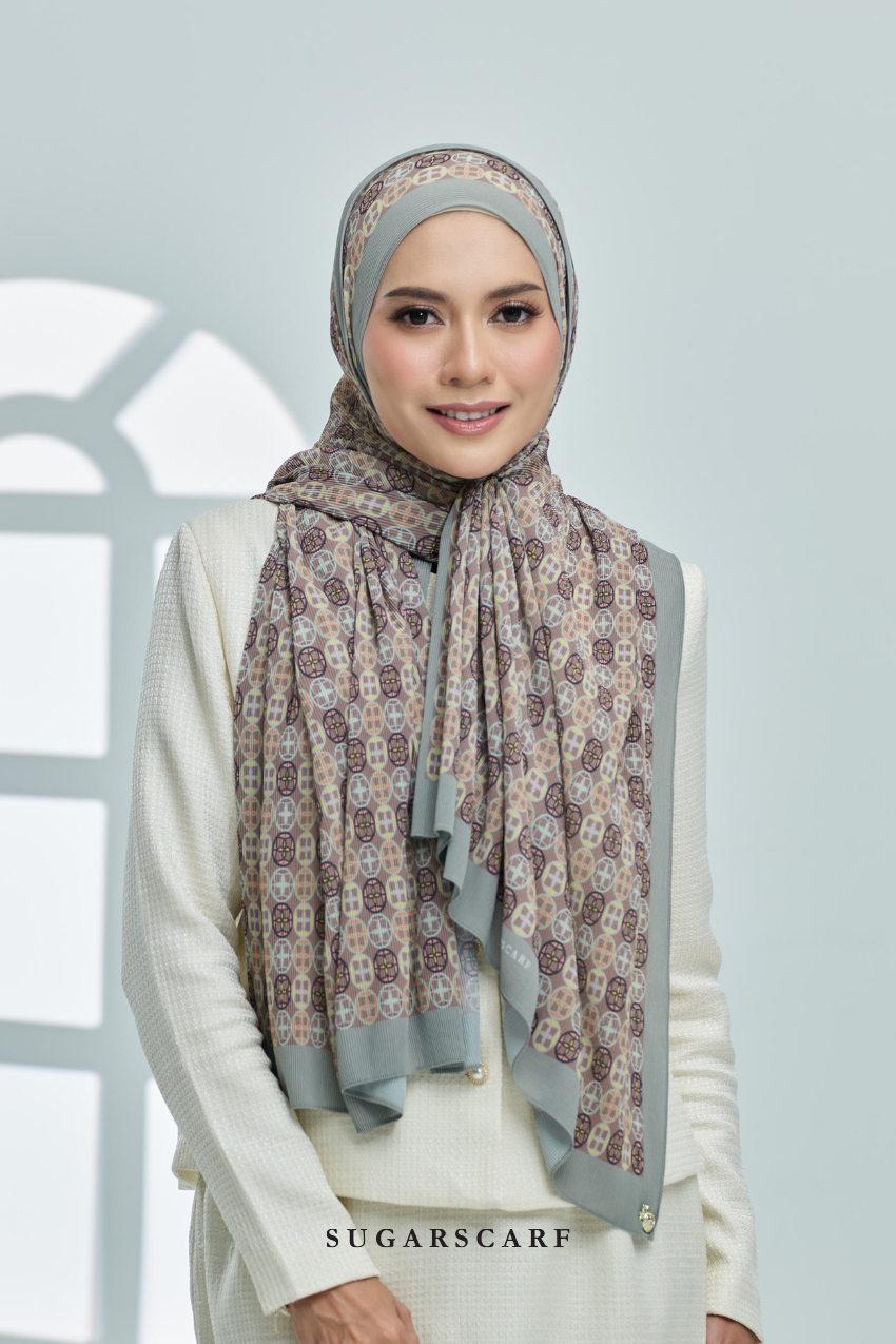 YES DEFECT ( Full Wide Pleats Shawl ) Girl Boss ( Commitment )