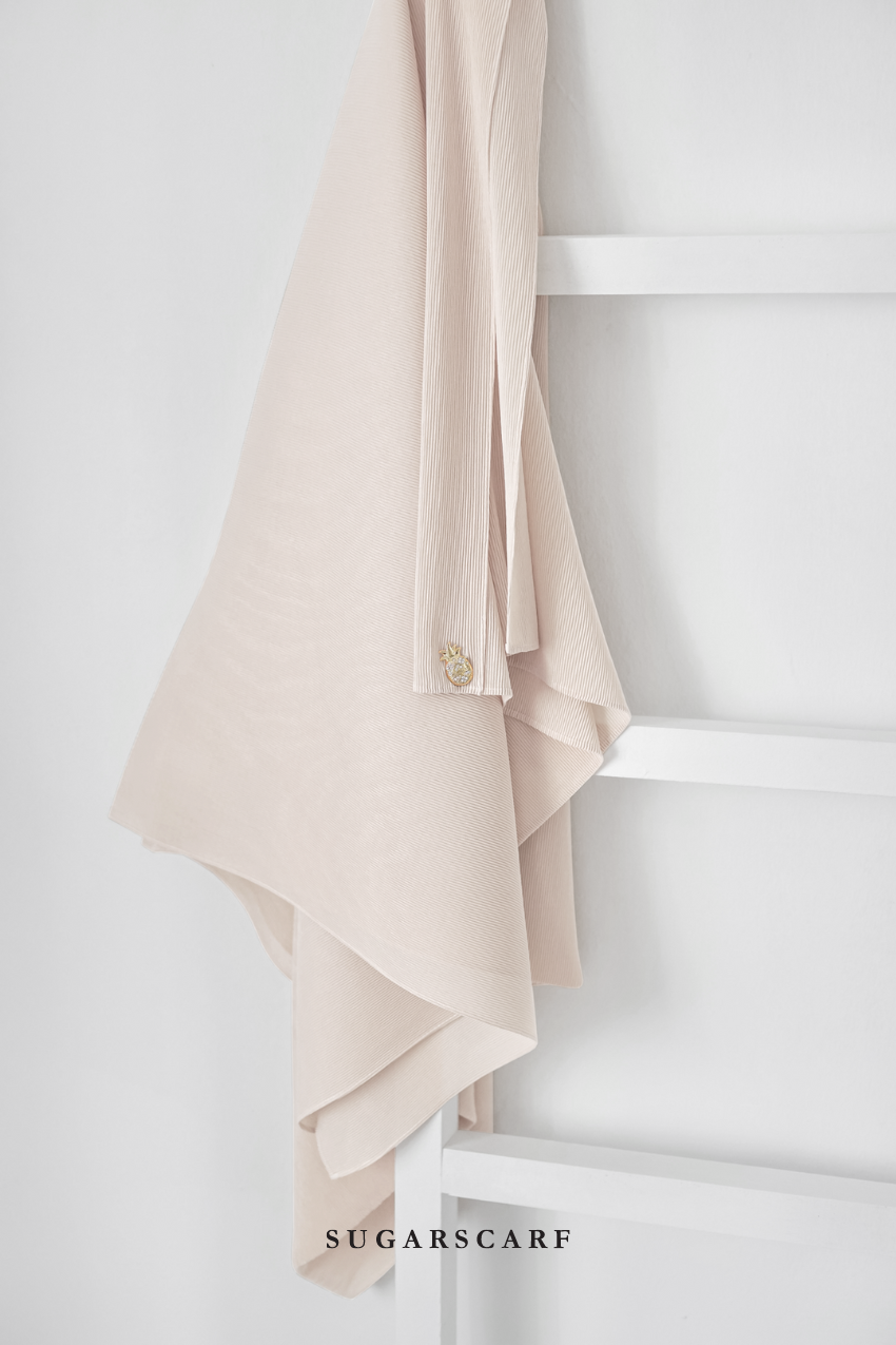 YES  DEFECT - ( Full Wide Pleats Shawl ) Elegant Folds Everyday Ironless Pleats Shawl ( OATMEAL )