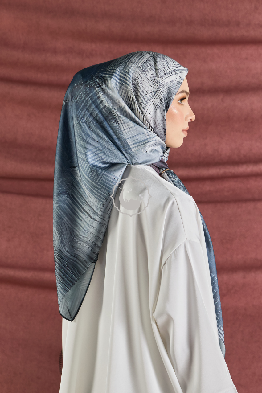 YES DEFECT ( Square ) Celeste In Mixed Silk Matte Satin ( Effortless )