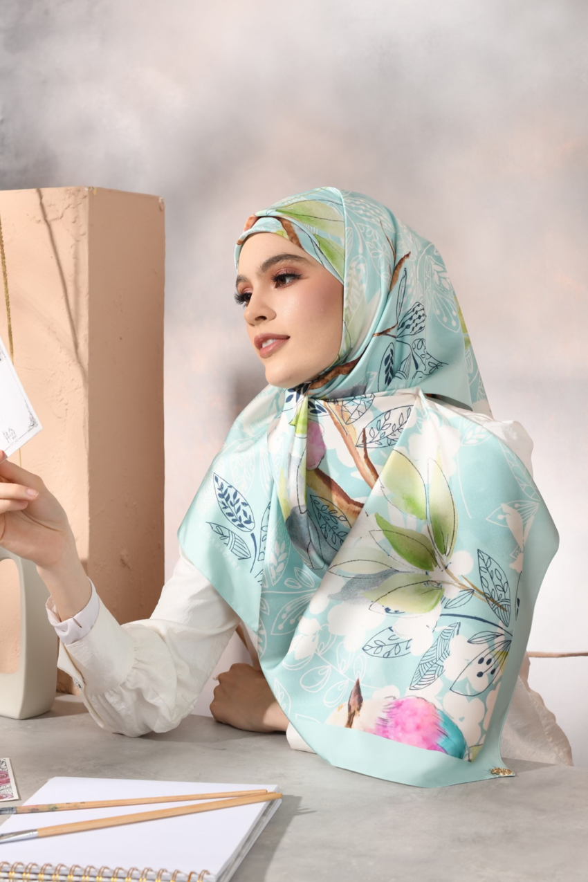 YES Garden Of Nusaybah Matte Satin Square In (Courage)