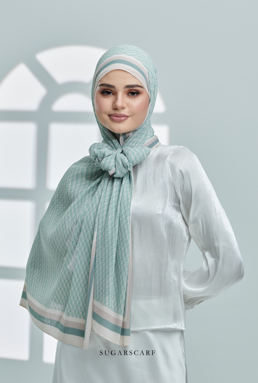 YES DEFECT - ( Full Wide Pleats Shawl ) Classy Monogram ( PANDAN )