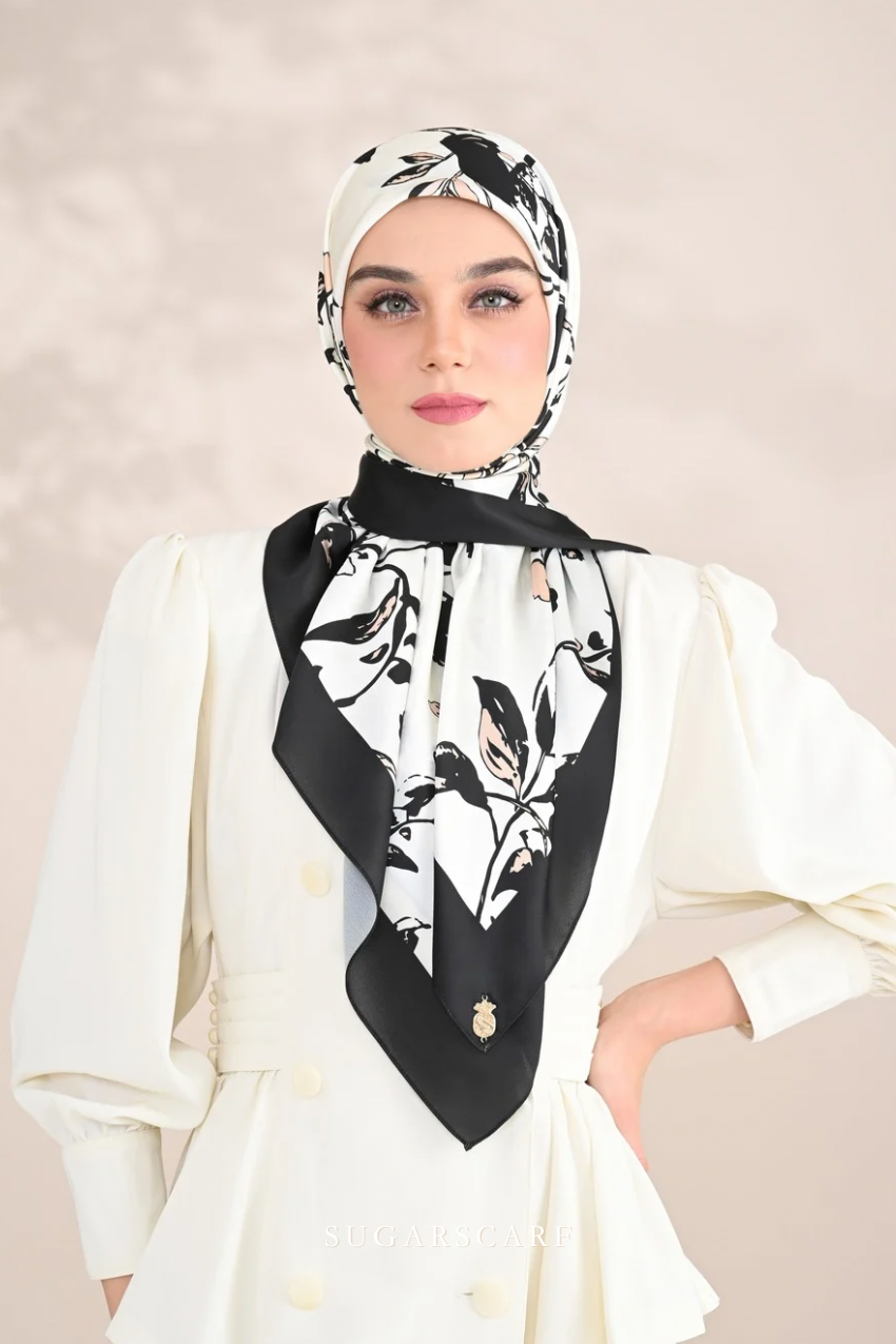 YES DEFECT ( Square ) Morning Bloom Mixed Satin Silk Square ( Follow Up )