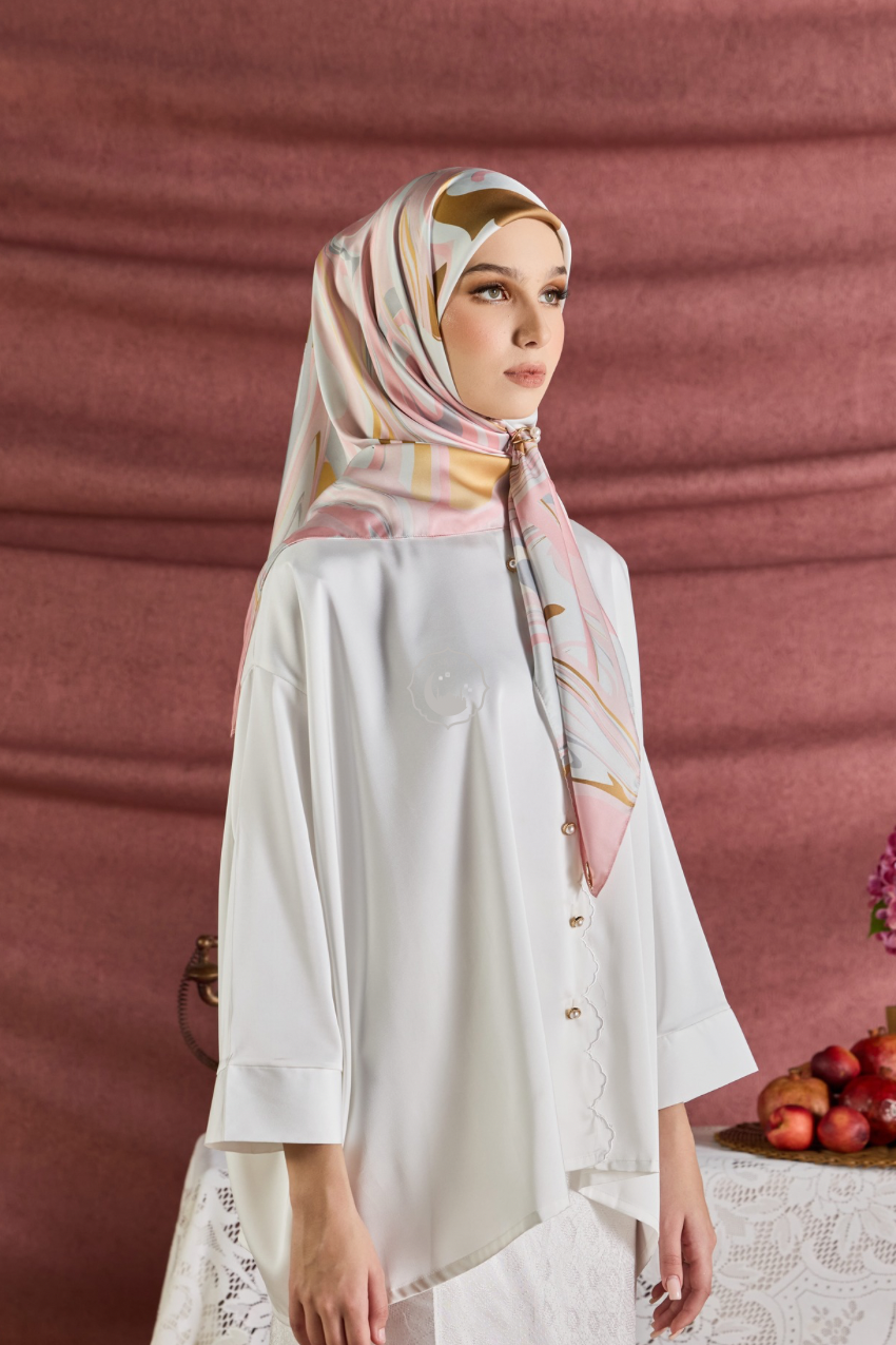 YES DEFECT - (Square) Celeste In Mixed Silk Matte Satin (Noour)