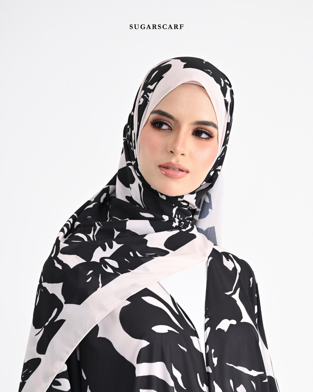 Korean Chiffon Long Shawl (She is in the Bloom) in Kelly