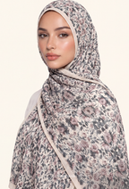 Fall In Love Wide Ultra Fine Pleated Shawl Ironless · in Lotie