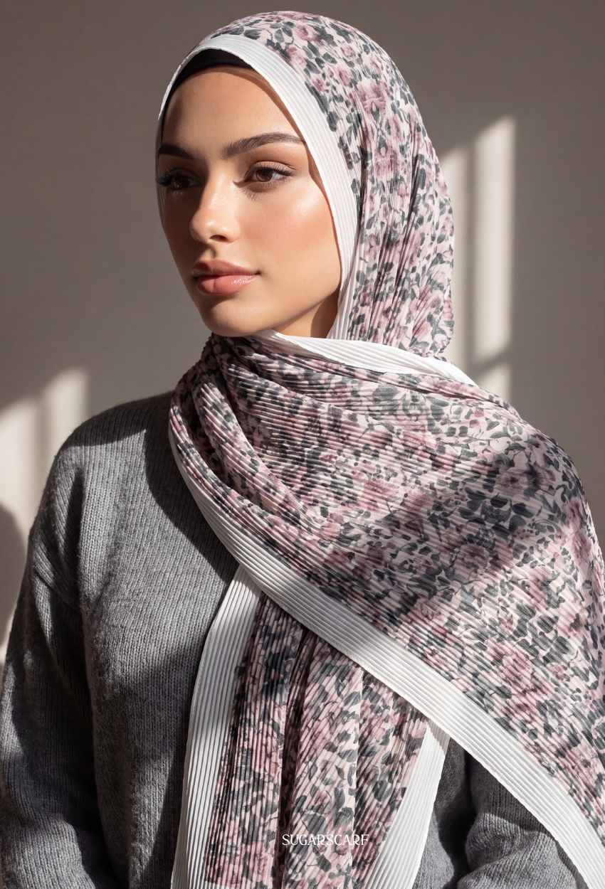 Fall In Love Wide Ultra Fine Pleated Shawl Ironless · in Lotie