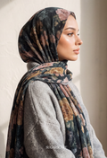 Fall In Love Wide Ultra Fine Pleated Shawl Ironless · in Avante