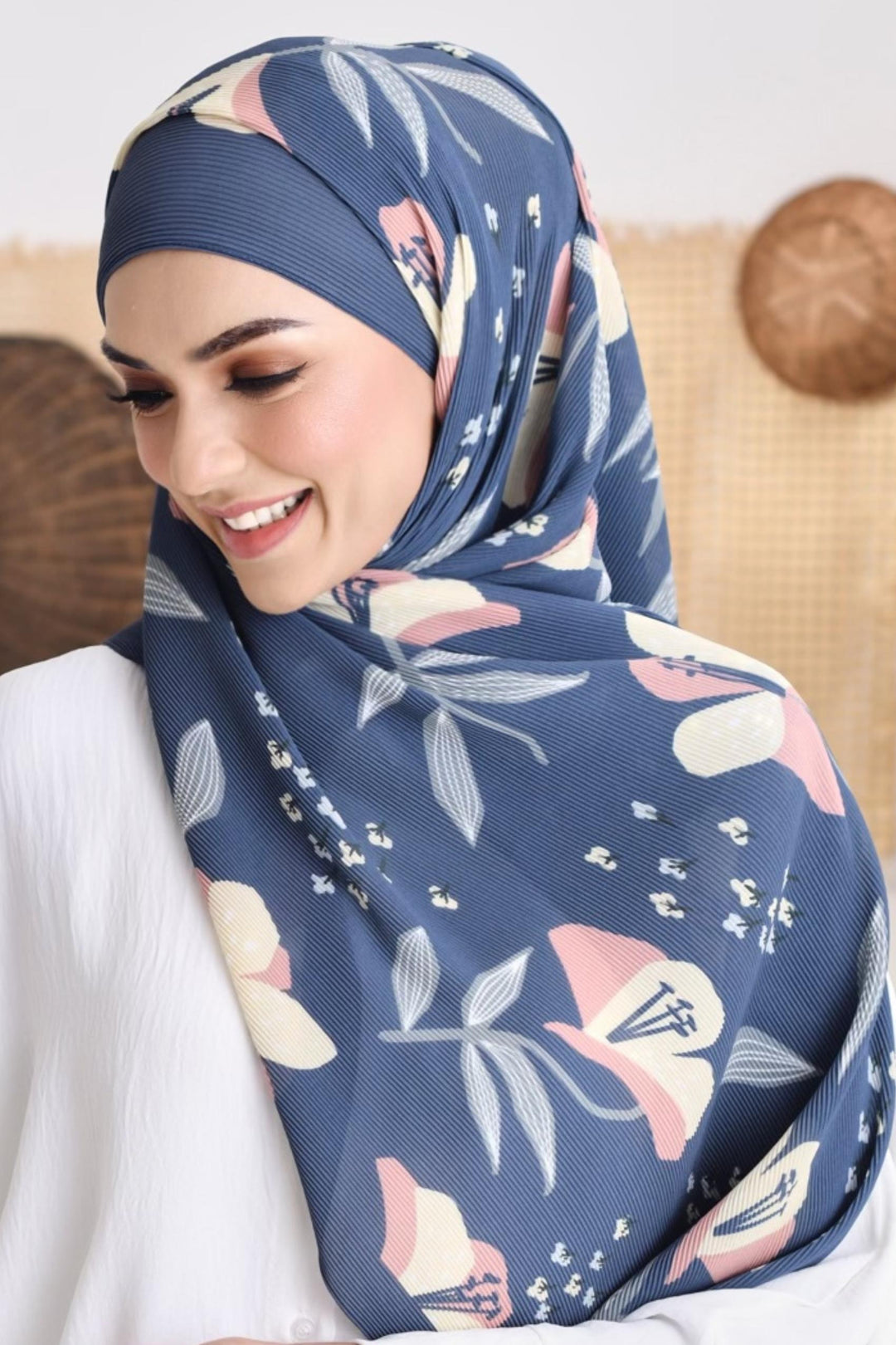 (SAMPLE) ( Full Wide Pleats Shawl ) Abstract x Bloom ( Majorelle )