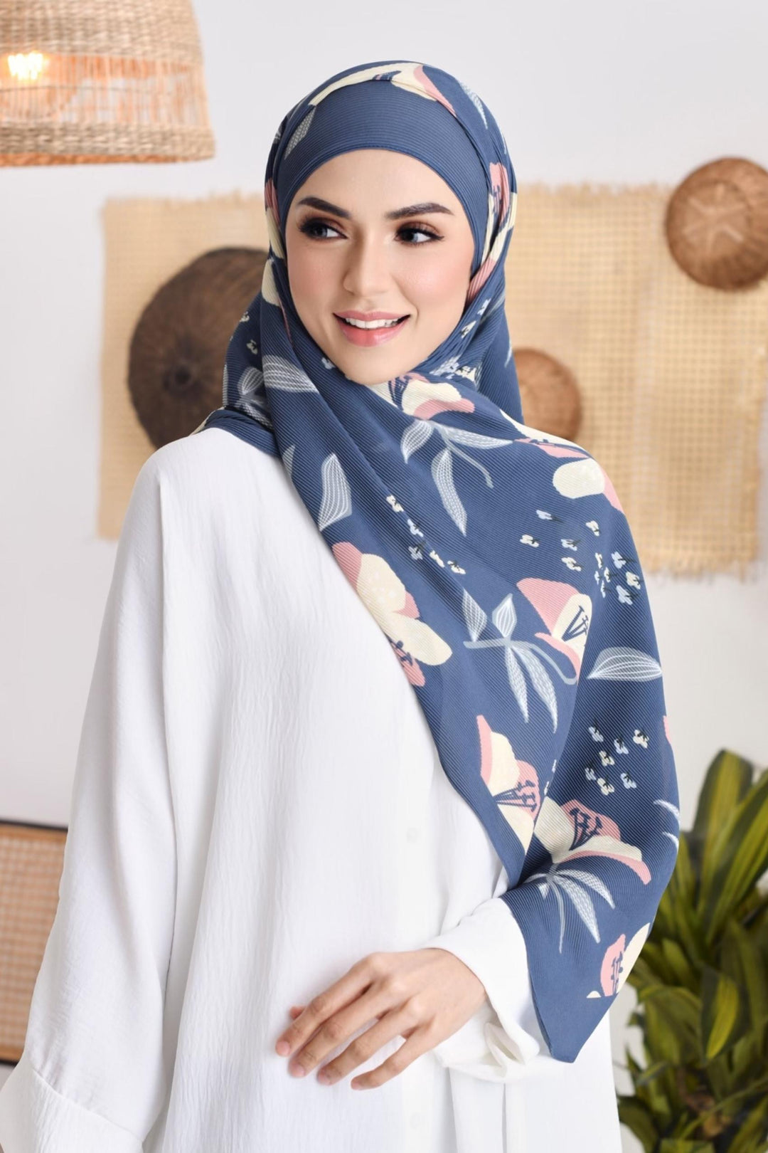 (SAMPLE) ( Full Wide Pleats Shawl ) Abstract x Bloom ( Majorelle )