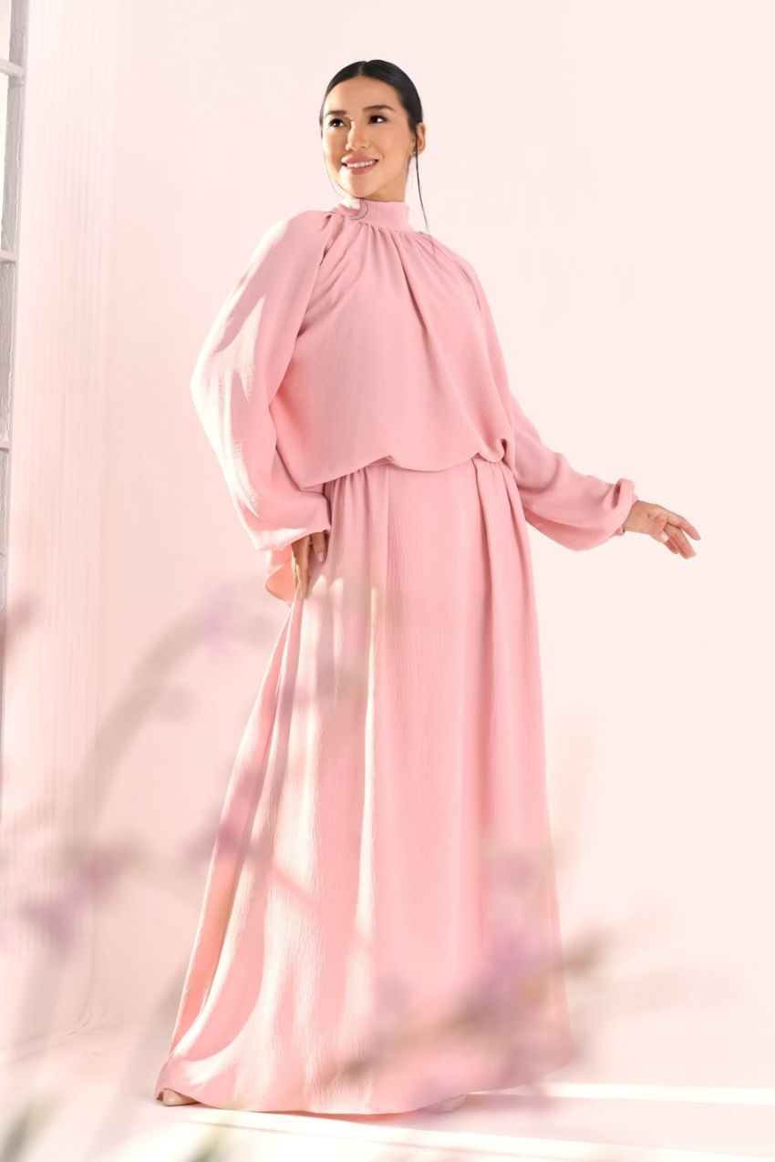 Young Seo Set in Sweetest Pink