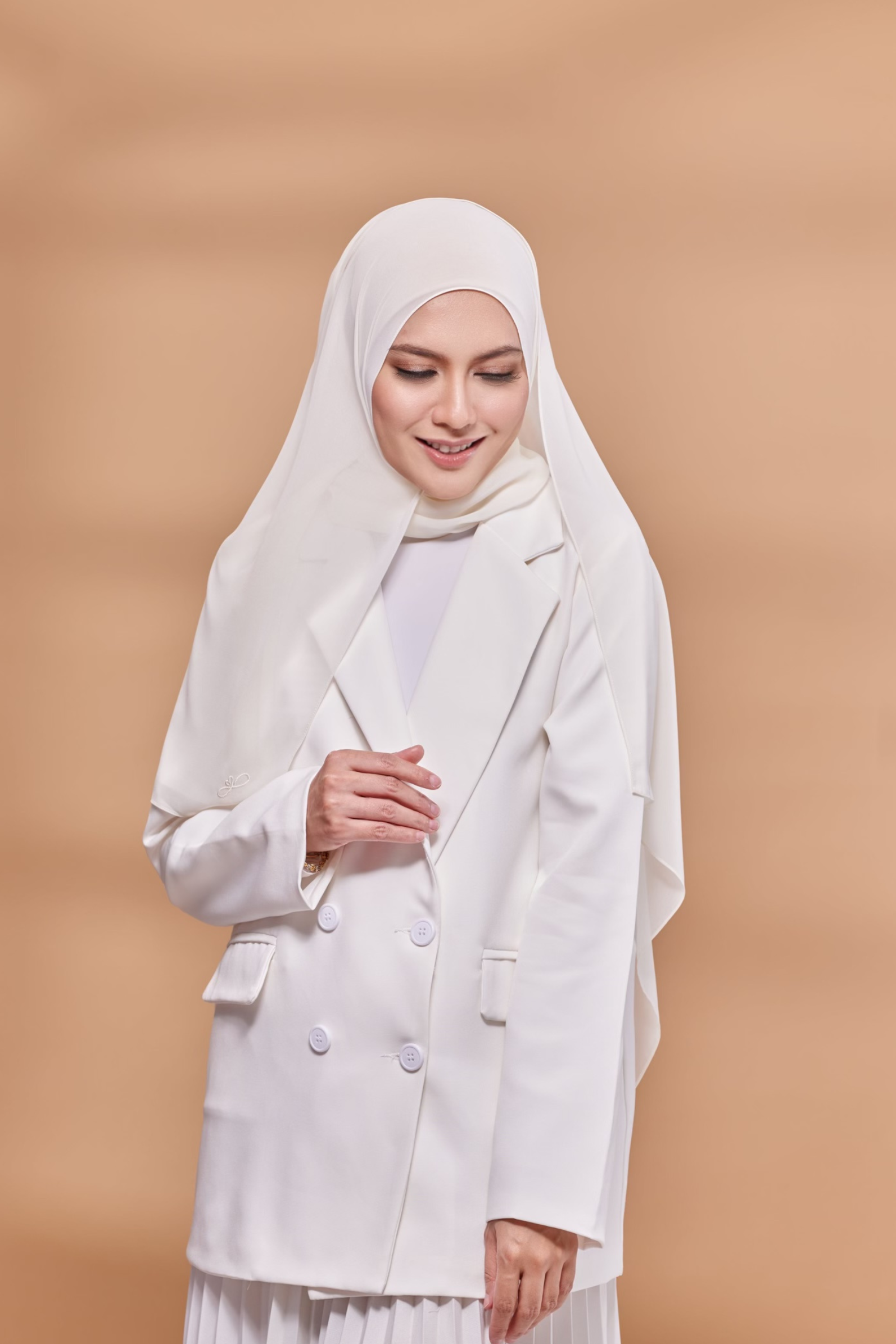 YES DEFECT - Emily Lux Chiffon ( Refresh - Pearl )