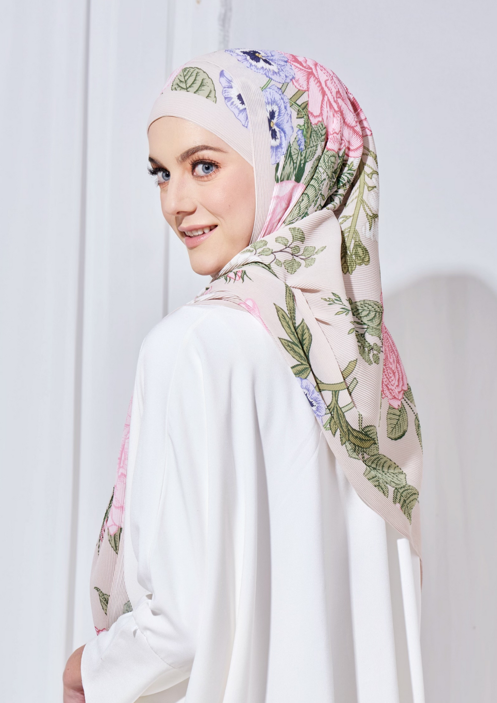 Sample - (Pleated Shawl) Bloom Journey Wide Pleats Scarf In Honey